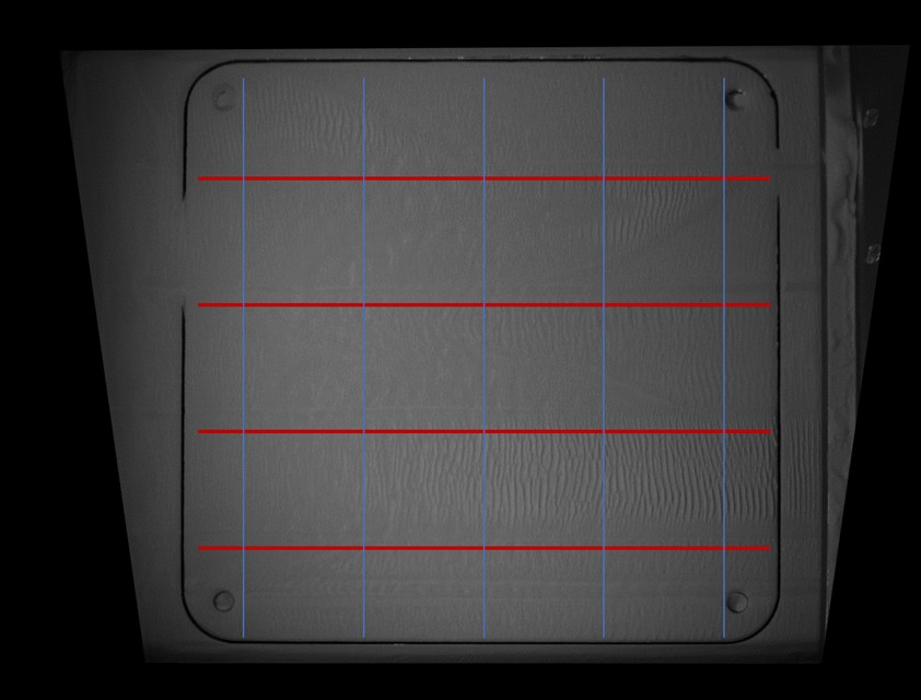 Fig. 2.  Horizontal and vertical lines along which the pixel profiles were extracted. For the sake of clarity, only few lines are shown, the real analysis used 50 horizontal and 50 vertical lines.